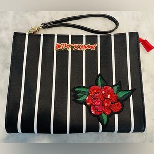 CCO TODAY! 🔥🔥🔥 
NWOT Betsey Johnson Clutch Bag / Purse With Strap! ❤️